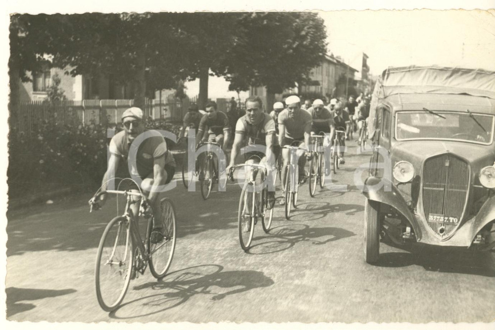 Fotografia d epoca originale 1945 ca TORINO CICLISMO DILETTANTI Passaggio dei corridori Foto 17x12 cm 3 1