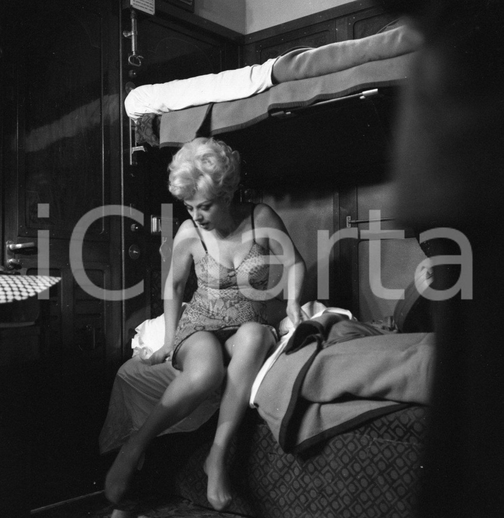 Fotografia d epoca originale 1967 Sandra MILO nell episodio Premio Nobel  di Tutto Totò NEGATIVO ORIGINALE 1
