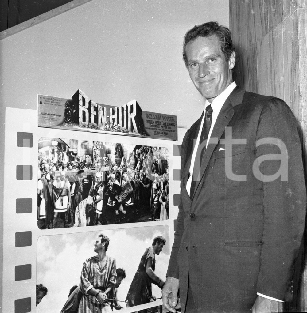 Fotografia d epoca originale 1960 ROMA Charlton HESTON presenta il film Ben Hur NEGATIVO ORIGINALE 1 1