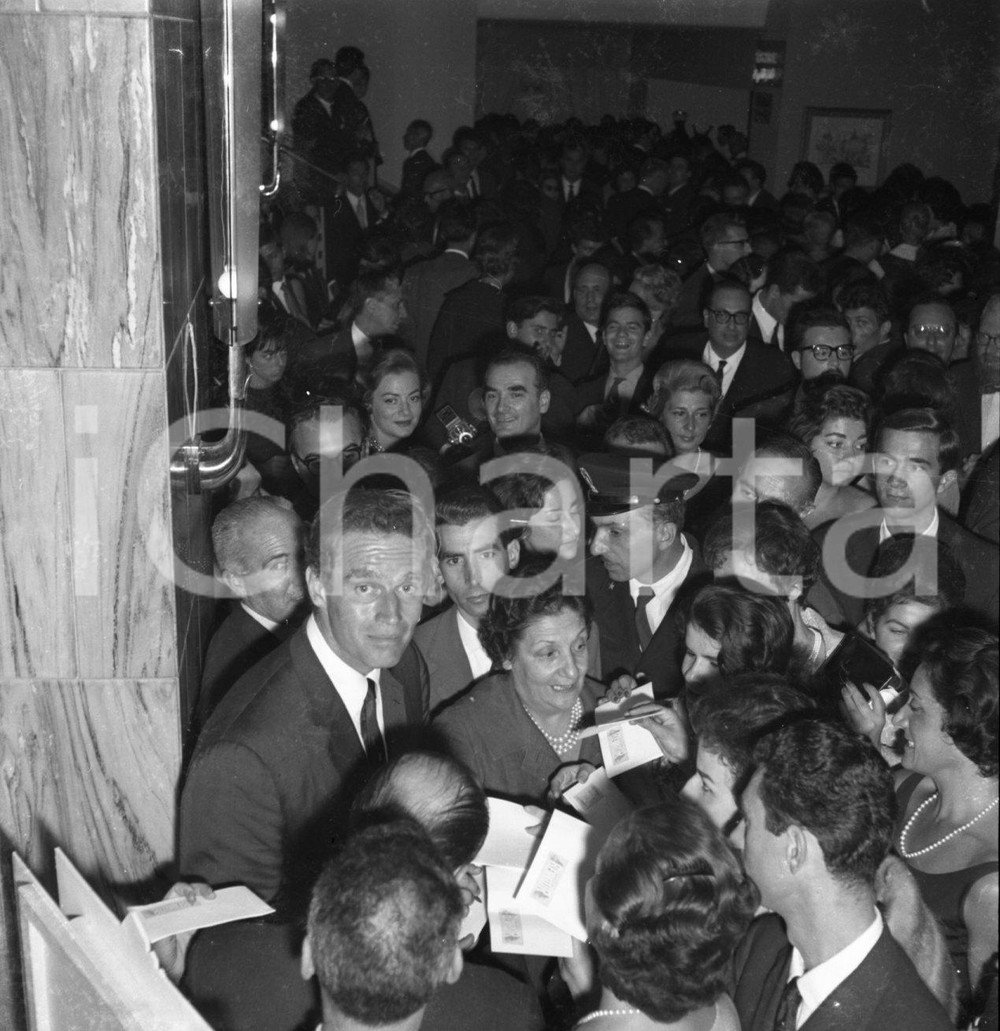 Fotografia d epoca originale 1960 ROMA Charlton HESTON presenta il film Ben Hur NEGATIVO ORIGINALE 6 1