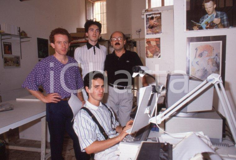 Fotografia d epoca originale 1990 ca MILANO Redazione della rivista BABILONIA 35mm VINTAGE SLIDE 9 1
