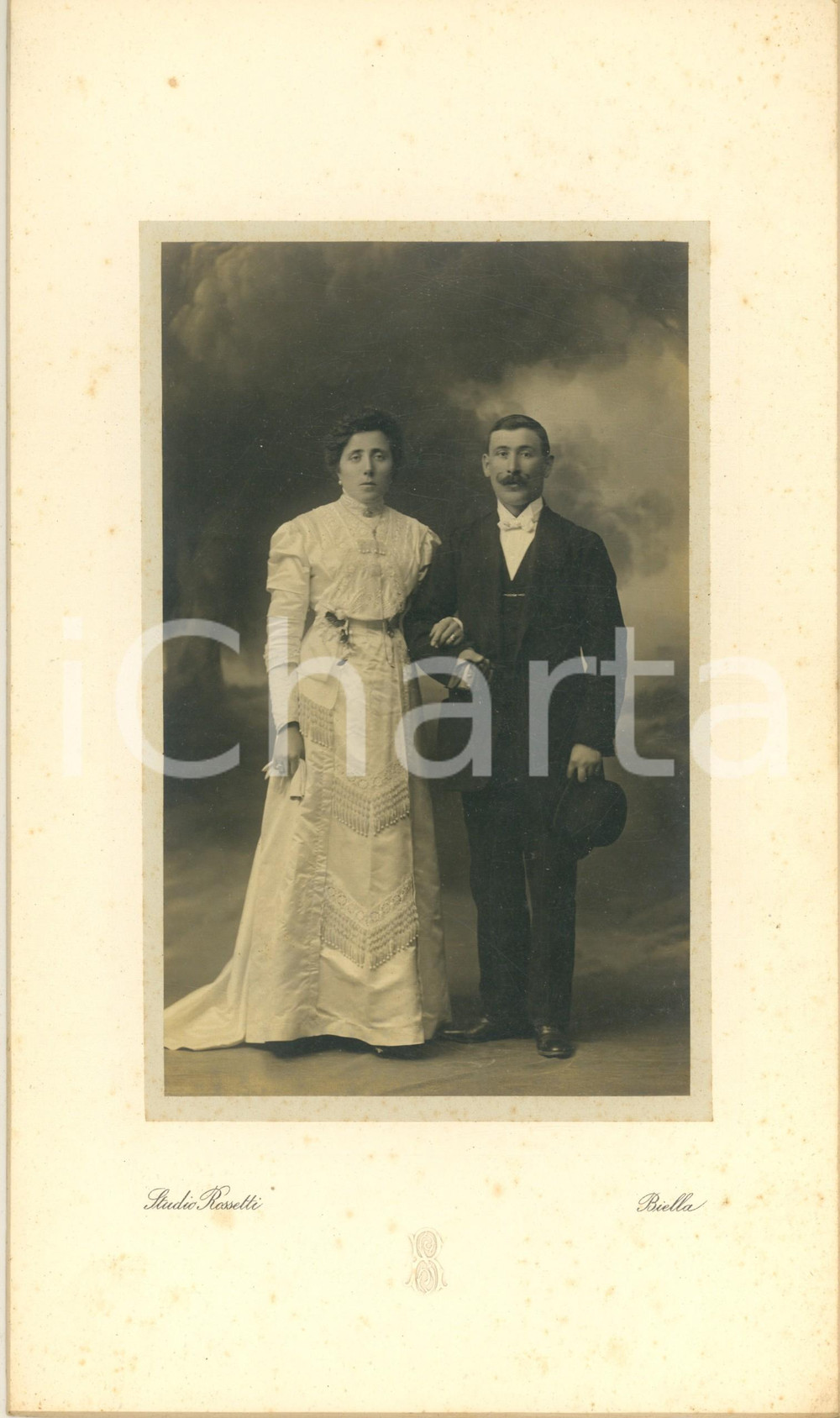 Fotografia d epoca originale 1910 ca BIELLA Ritratto di una coppia di sposi  Foto Studio ROSSETTI 19x32 cm 1