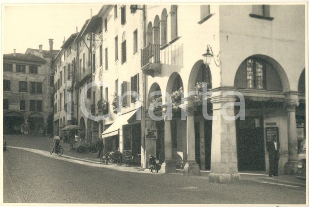 Fotografia d epoca originale 1960 ca ASOLO TV Piazza Garibaldi /via Cornaro Foto vintage animata 17x12 cm 1