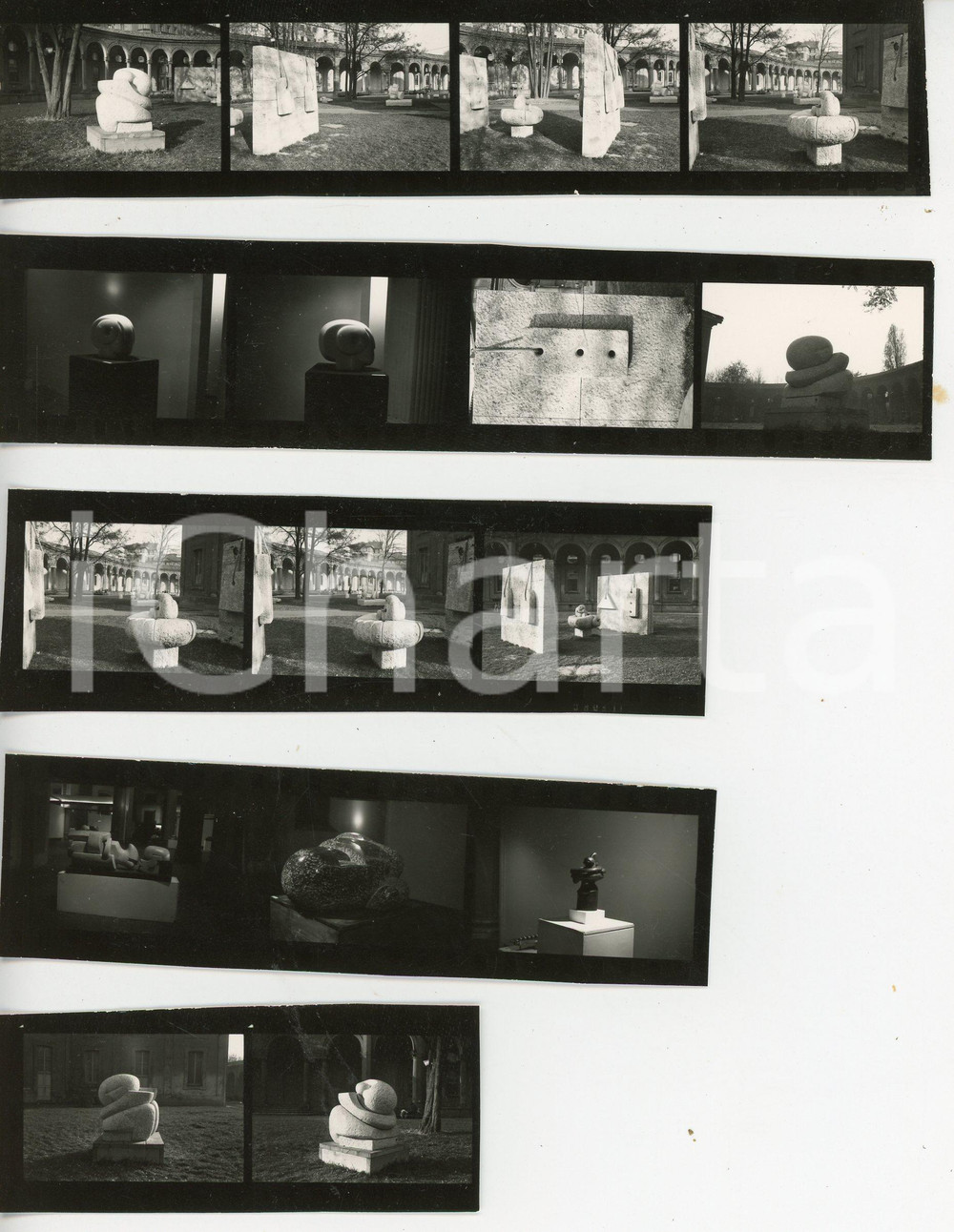 Fotografia d epoca originale 1971 MILANO Rotonda della Besana  Sculture di Pietro CASCELLA Lotto 16 provini 1