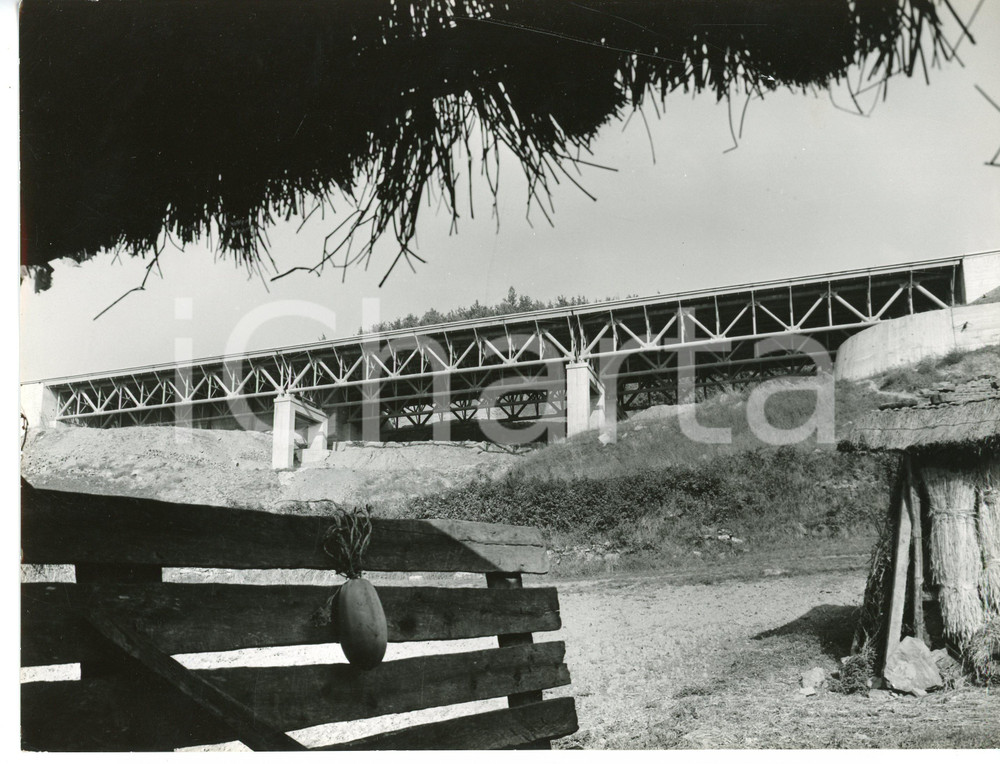 Fotografia d epoca originale 1960 ca AUTOSTRADA DEL SOLE Tronco BOLOGNA  FIRENZE Ponte tubolare DALMINE Foto 1