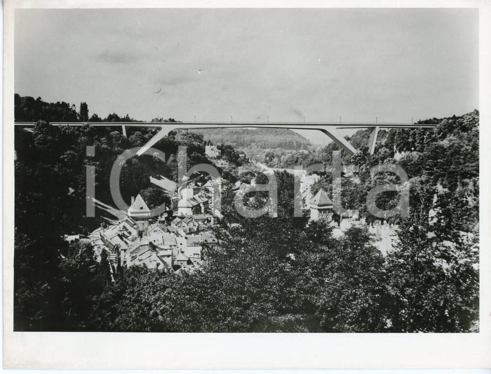 Fotografia d epoca originale 1970 ca LUXEMBOURG Grand Duchess Charlotte Bridge RED BRIDGE Photo 24x18 cm 1 1