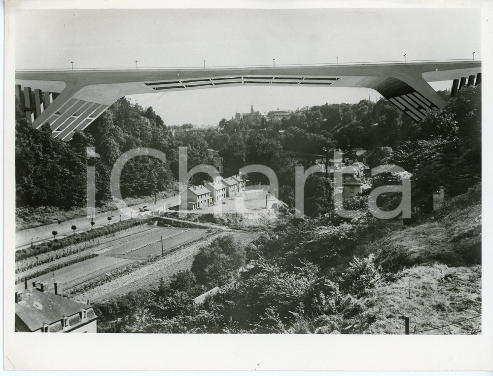 Fotografia d epoca originale 1970 ca LUXEMBOURG Grand Duchess Charlotte Bridge RED BRIDGE Photo 24x18 cm 4 1
