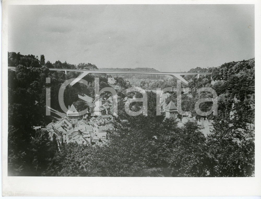 Fotografia d epoca originale 1970 ca LUXEMBOURG Grand Duchess Charlotte Bridge RED BRIDGE Photo 24x18 cm 3 1