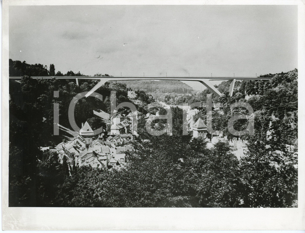 Fotografia d epoca originale 1970 ca LUXEMBOURG Grand Duchess Charlotte Bridge RED BRIDGE Photo 24x18 cm 2 1
