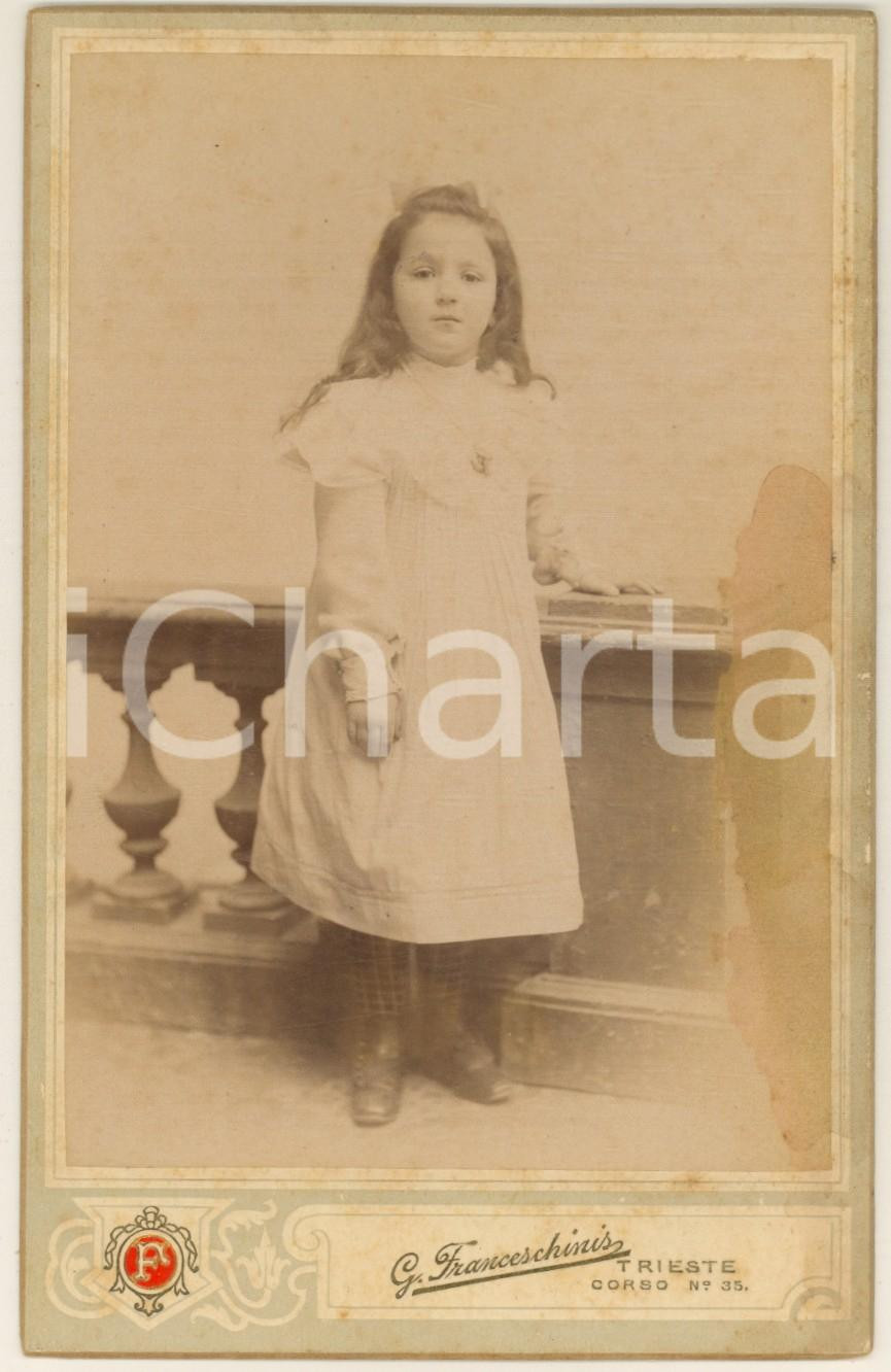 Fotografia d epoca originale 1910 ca TRIESTE Bambina in abito bianco Foto Giuseppe FRANCESCHINIS 10x16 cm 1
