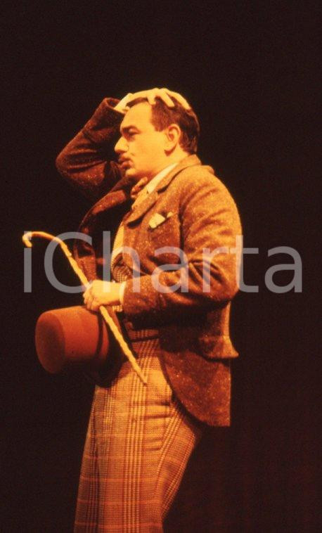 Fotografia d epoca originale 1986 TEATRO Luca DE FILIPPO in  O Scarfalietto di E. Scarpetta VINTAGE SLIDE 5 1