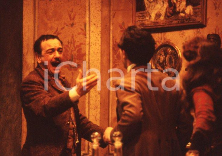 Fotografia d epoca originale 1986 TEATRO Luca DE FILIPPO in  O Scarfalietto di E. Scarpetta VINTAGE SLIDE 18 1