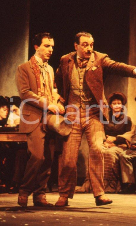 Fotografia d epoca originale 1986 TEATRO Luca DE FILIPPO in  O Scarfalietto di E. Scarpetta VINTAGE SLIDE 14 1