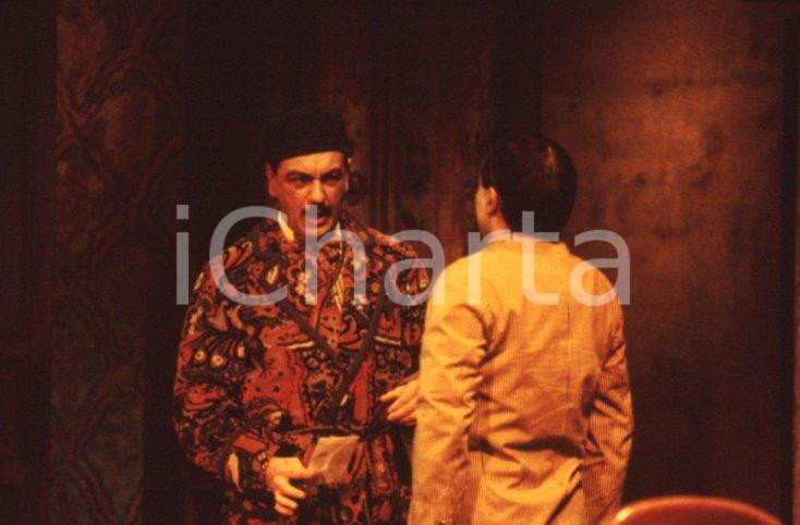Fotografia d epoca originale 1986 TEATRO Luca DE FILIPPO in  O Scarfalietto di E. Scarpetta VINTAGE SLIDE 20 1