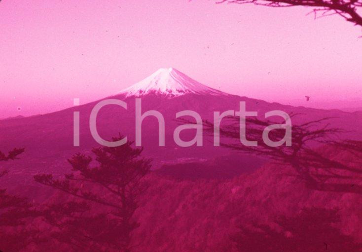 Fotografia d epoca originale 1970ca JAPAN Beautiful Mt. Fuji dawn at the Mitsutoge 35 mm VINTAGE SLIDE 1