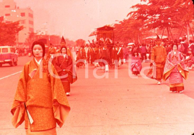 Fotografia d epoca originale 1970ca KYOTO JP The Aoi Festival 35 mm VINTAGE SLIDE 1
