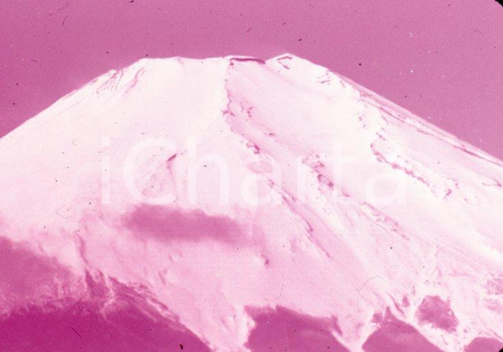 Fotografia d epoca originale 1970ca JAPAN Closeup view of Mt. Fuji 35 mm VINTAGE SLIDE 1