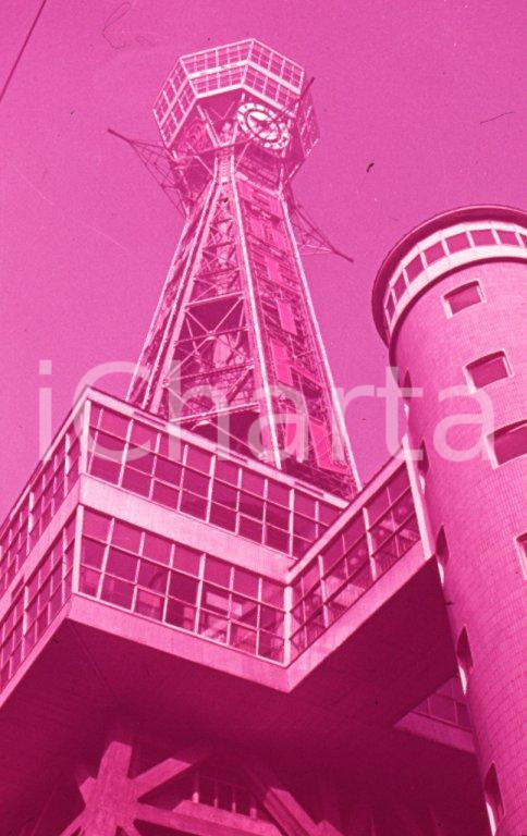 Fotografia d epoca originale 1970ca NEW OSAKA JP The Tsutenkaku Tower 35mm VINTAGE SLIDE 1