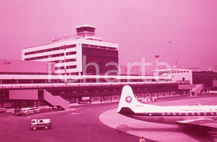 Fotografia d epoca originale 1970ca NEW OSAKA JP The new Itami Air Port 35mm VINTAGE SLIDE 1
