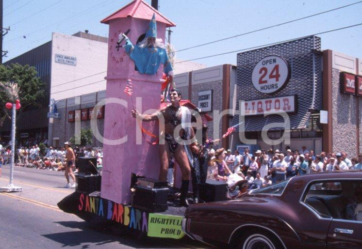 Fotografia d epoca originale 1988 LOS ANGELES Allegorical float Santa Barbara gay parade 35 mm VINTAGE SLIDE 1