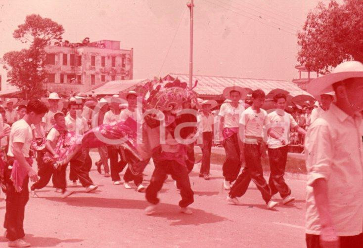 Fotografia d epoca originale 1970ca HONG KONG Image of chinese Lion dance  35 mm VINTAGE SLIDE 2 1