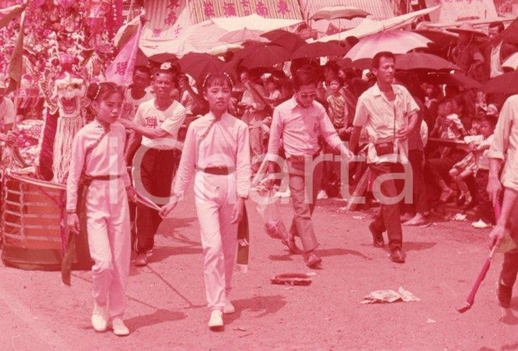Fotografia d epoca originale 1970ca HONG KONG Image of Village girls  35 mm VINTAGE SLIDE 1