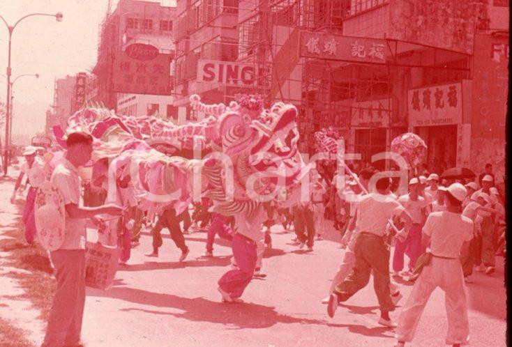 Fotografia d epoca originale 1970ca HONG KONG Image of dragon dance 35 mm VINTAGE SLIDE 2 1