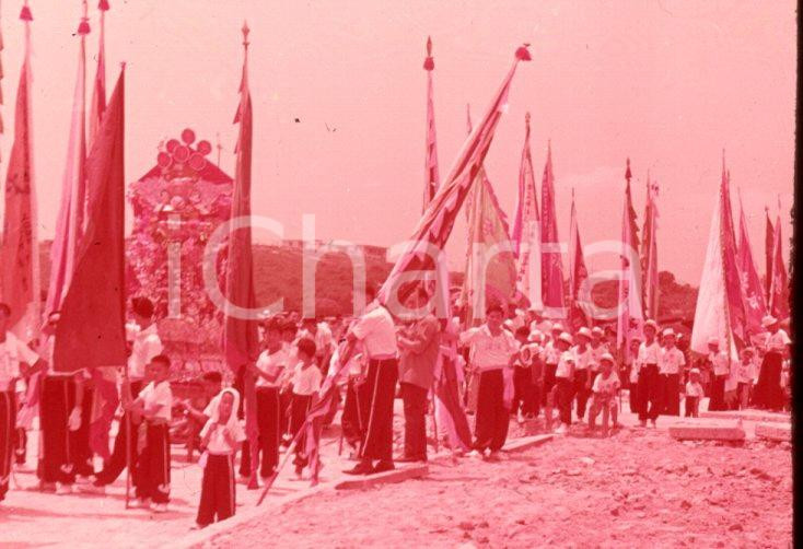 Fotografia d epoca originale 1970ca HONG KONG Image of God Worshipping Procession 35 mm VINTAGE SLIDE 4 1