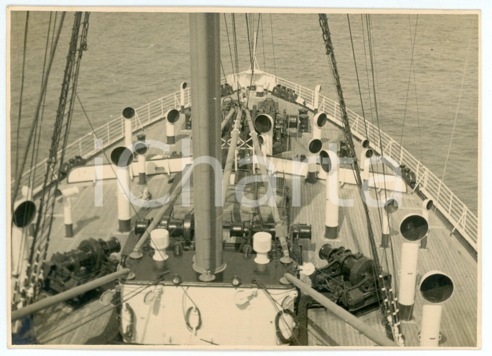 Fotografia d epoca originale 1940 ca LLOYD TRIESTINO Transatlantico  Prua del piroscafo  Foto 17x12 cm 1