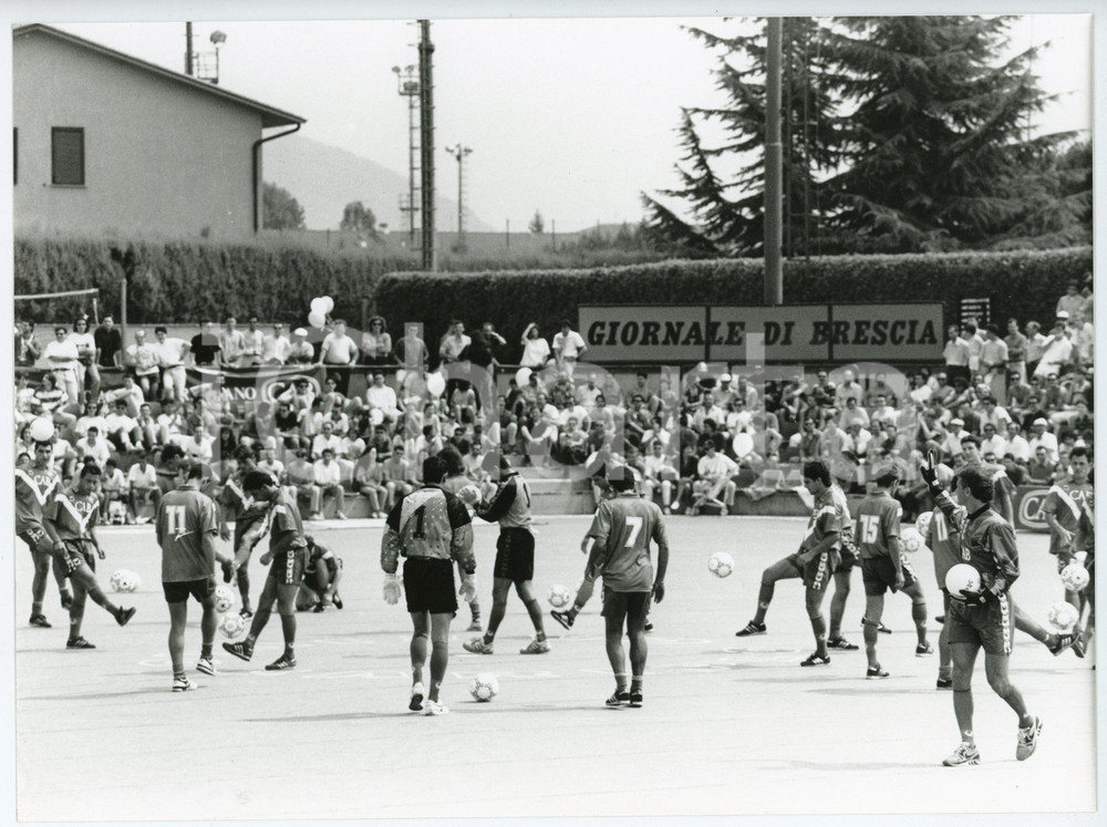 Fotografia d epoca originale 19921993 BRESCIA CALCIO Presentazione della nuova squadra  Foto 24x18 cm 1