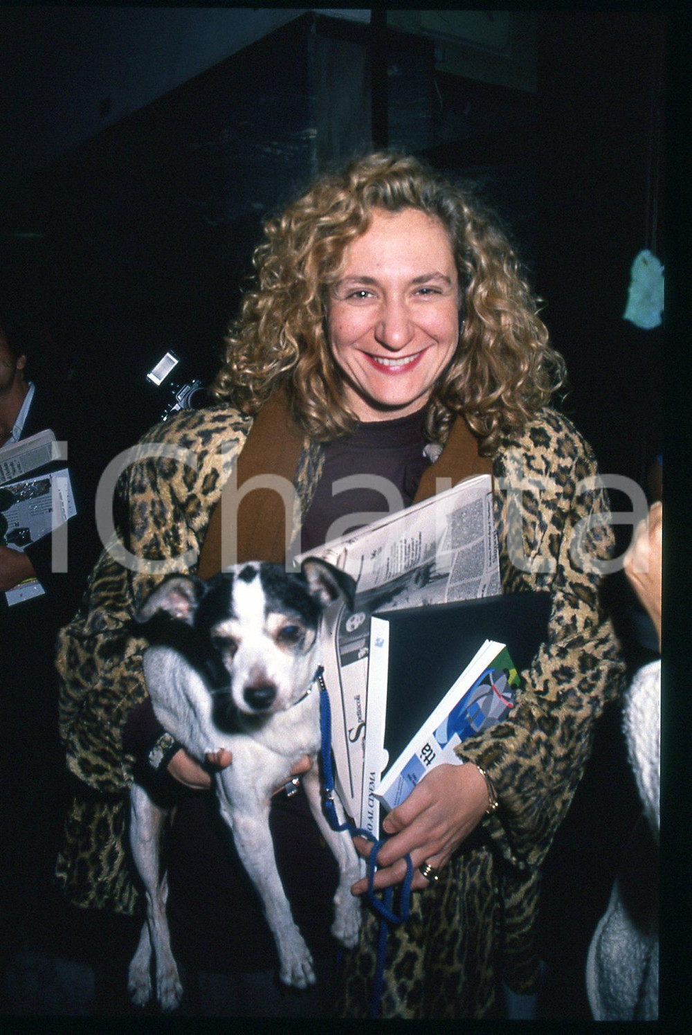 Fotografia d epoca originale 1990 ca CINEMA Monica SCATTINI con il suo cane  35mm VINTAGE SLIDE 1 1