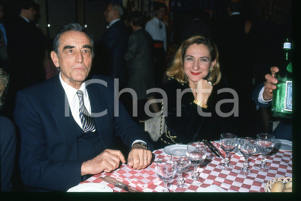 Fotografia d epoca originale 1995 ca CINEMA Vittorio GASSMAN Monica SCATTINI 35mm VINTAGE SLIDE 1 1