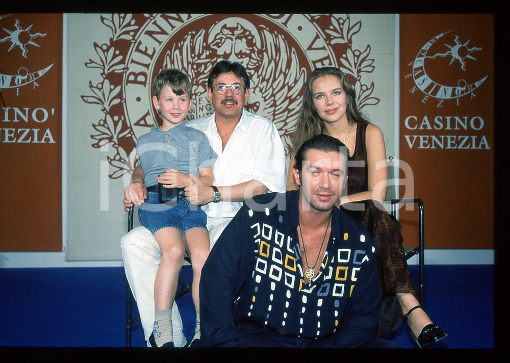 Fotografia d epoca originale 1997 VENEZIA  CINEMA Pavel CUCHRAJ Vladimir MASKOV 35mm VINTAGE SLIDE 3 1