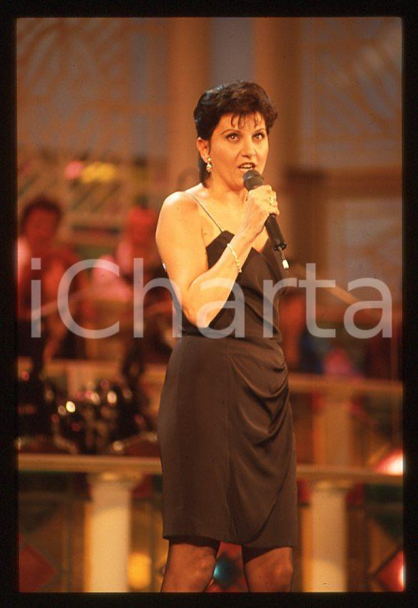 Fotografia d epoca originale 1990 ca  ITALIA  MUSICA Gilda GIULIANI in concerto 35 mm vintage slide 23 1