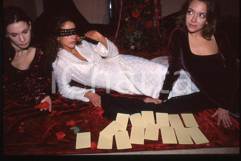 Fotografia d epoca originale 1995 ca MODA Ralitza BALEVA Lettura tarocchi 35mm VINTAGE SLIDE 1 1