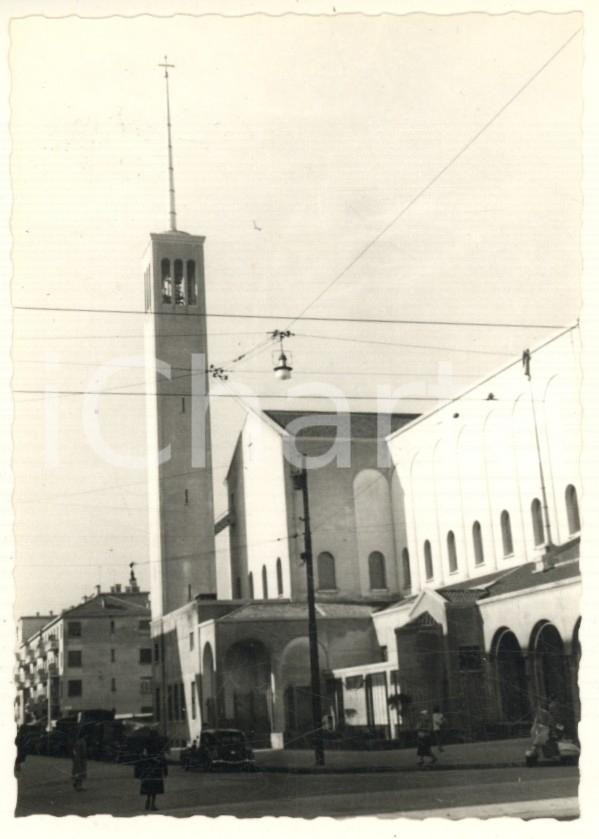 Fotografia d epoca originale 1957 ARCHITETTURA MILANO Via Mac Mahon  Chiesa Gesù Maria e Giuseppe Foto 7x10 1