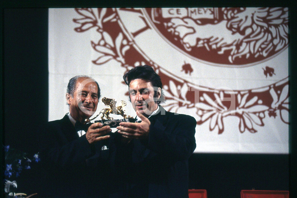 Fotografia d epoca originale 1994 VENEZIA Gillo PONTECORVO Al PACINO Mostra del cinema 35mm VINTAGE SLIDE 2 1