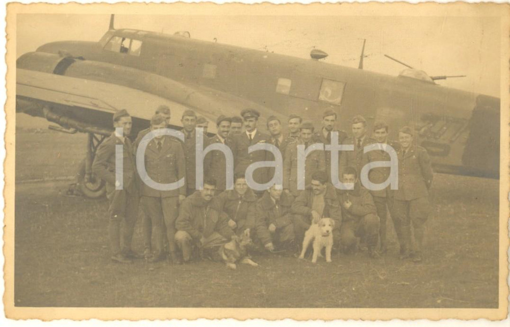Fotografia d epoca originale 1940 ca REGIA AERONAUTICA  CASTELVETRANO Bombardiere FIAT B.R.20 e avieri Foto 1