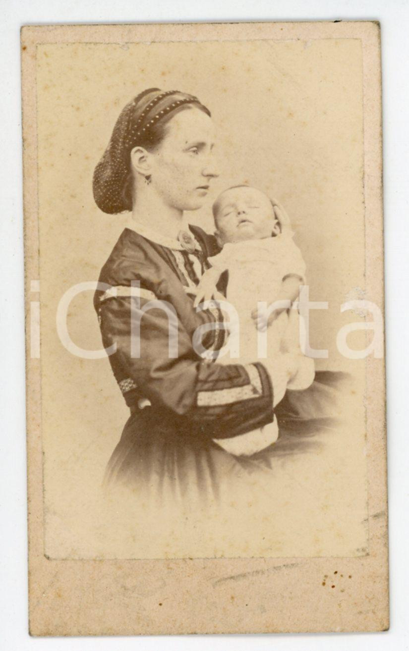 Fotografia d epoca originale 1910 ca ITALIA  POST MORTEM Madre con neonato  Foto CDV 6x10 cm 1