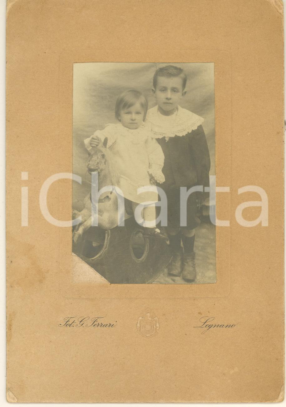 Fotografia d epoca originale 1910 ca LEGNANO Giacinto e Tinuccia GAGLIARDI bambini con dondolo Foto FERRARI 1