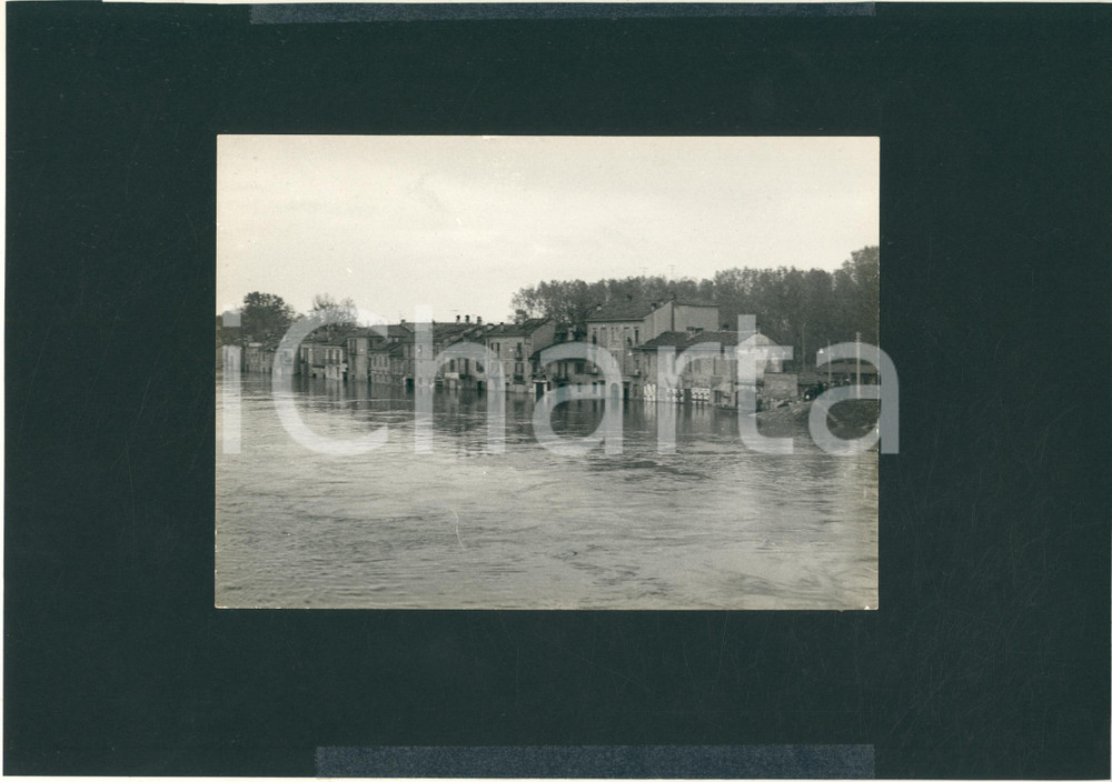 Fotografia d epoca originale 1968 ALLUVIONE PAVIA  Borgo Ticino allagato Fotografia 30x21 cm 1