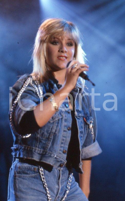 Fotografia d epoca originale 1988 MUSICA Samantha FOX ospite di 1,2,3 JOVANOTTI  35mm VINTAGE SLIDE 5 1