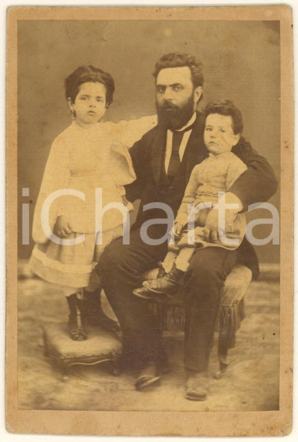 Fotografia d epoca originale 1873 LECCE Martino MONTANARO con i figli  Ritratto Foto con dedica CDV 1