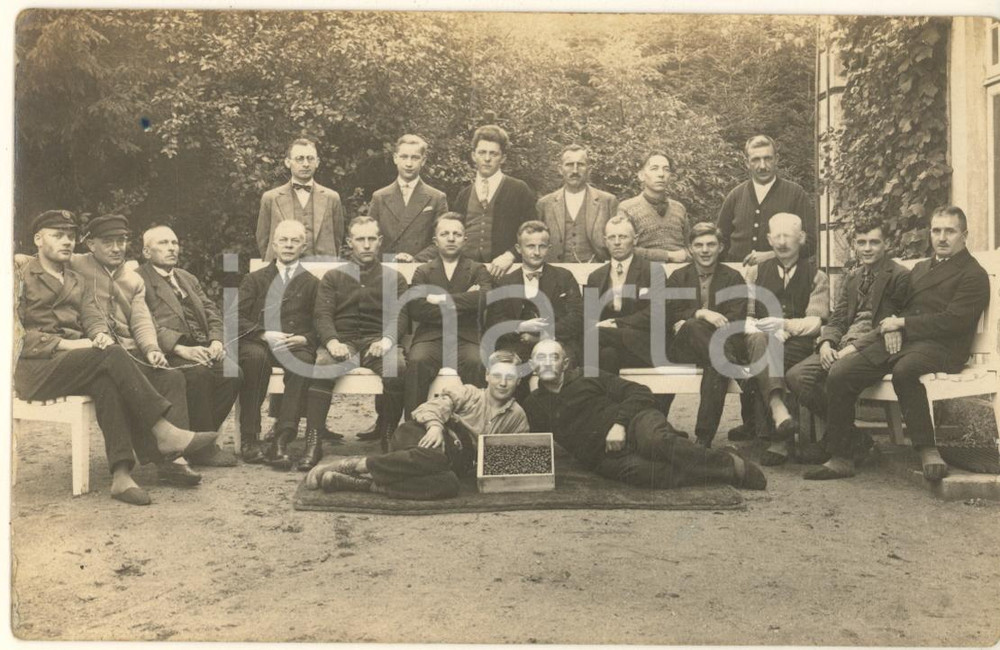 Fotografia d epoca originale 1915 ALTONA / AMBURGO Convalescenti di una clinica  Foto di gruppo 14x9 cm 1