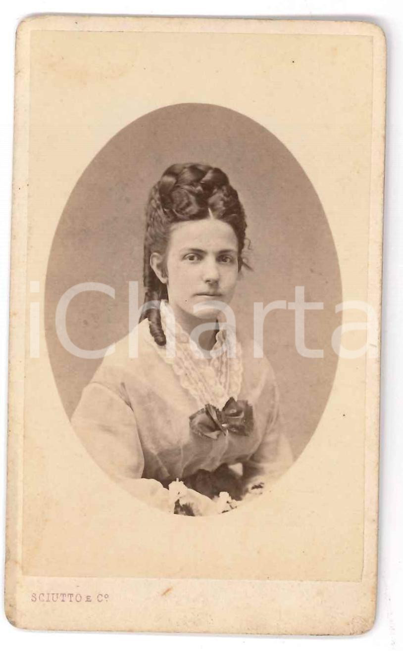 Fotografia d epoca originale 1890 ca GENOVA Ritratto di ragazza Foto G.B. SCIUTTO CDV 1