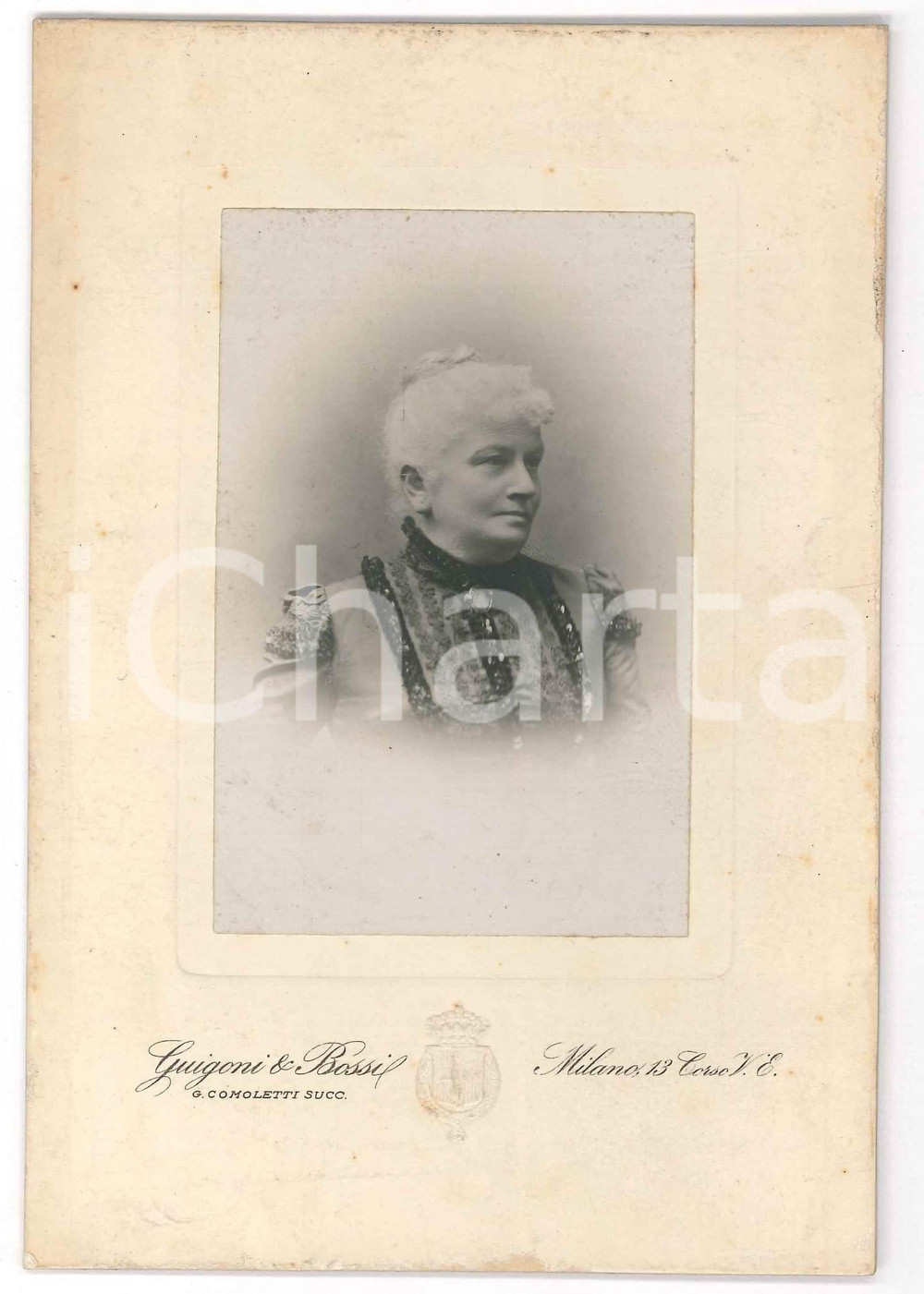 Fotografia d epoca originale 1900 ca MILANO Anziana donna in abito ricamato  Foto GUIGONI E BOSSI 11x16 1