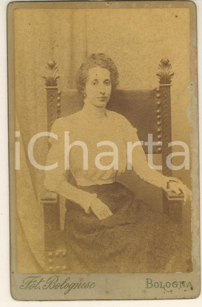 Fotografia d epoca originale 1900 BOLOGNA Ritratto di donna seduta  Foto Bolognese 8x12 cm 1