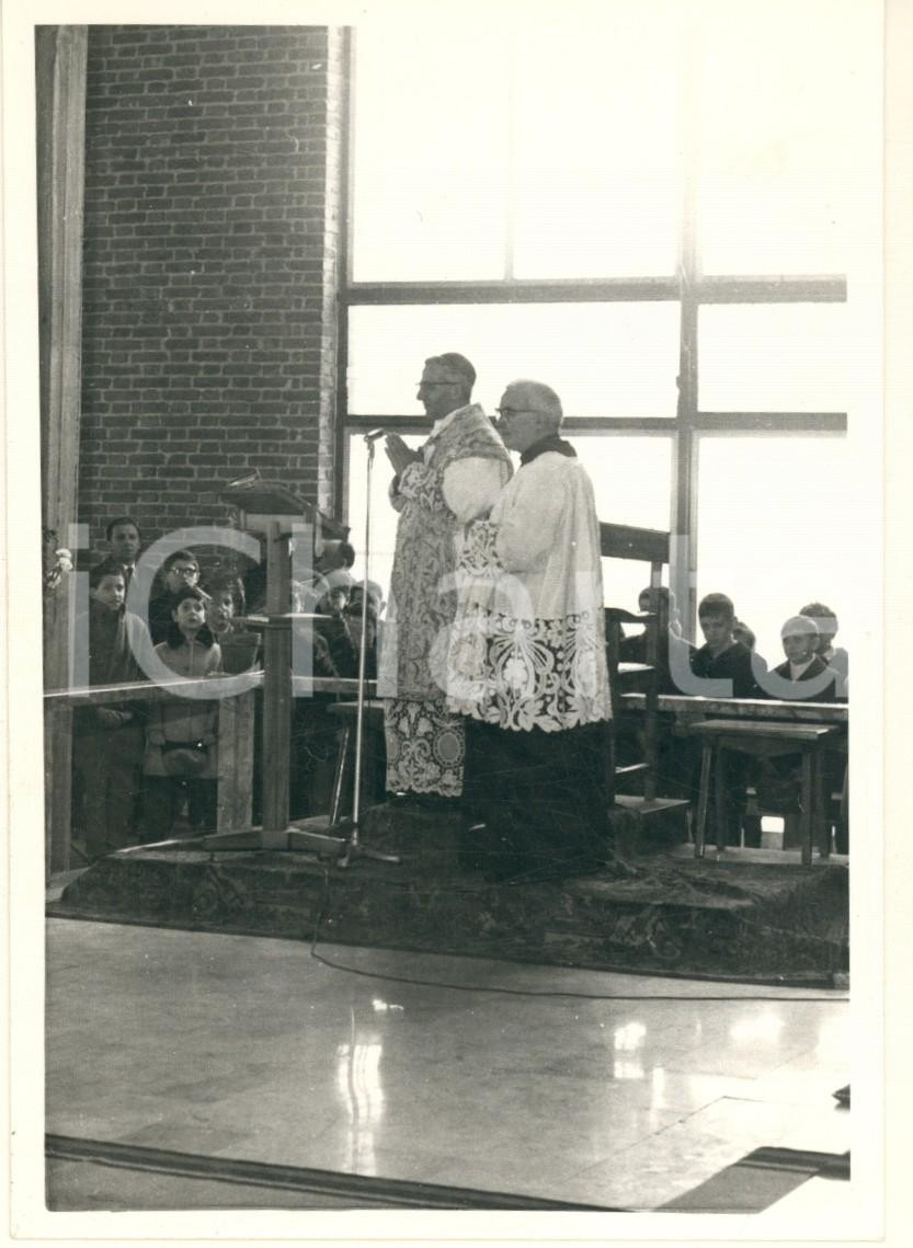 Fotografia d epoca originale 1970 ca PAVIA Chiesa Sant Alessandro Sauli  Mons. Antonio ANGIONI Foto 10x14 1