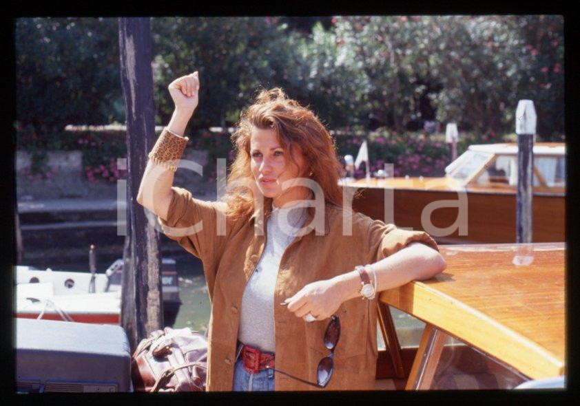 Fotografia d epoca originale 1990 ca VENEZIA Serena GRANDI alla Mostra del Cinema 35mm VINTAGE SLIDE 9 1