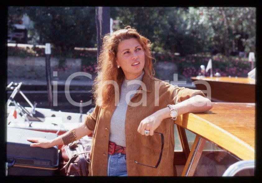 Fotografia d epoca originale 1990 ca VENEZIA Serena GRANDI alla Mostra del Cinema 35mm VINTAGE SLIDE 4 1
